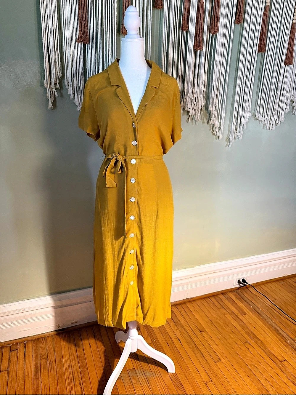 Aritzia Wilfred Button-Front Midi Dress in Yellow Size Medium Like New